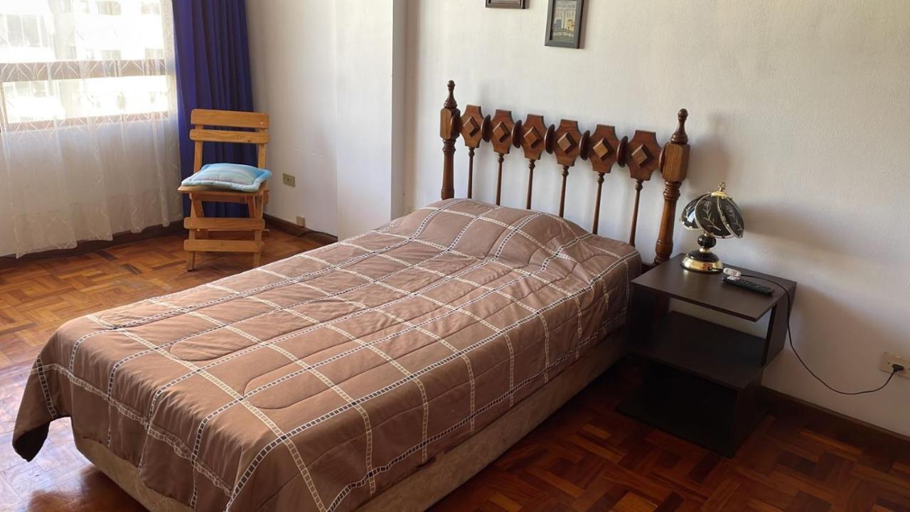 Frente Club Tenis Homestay *